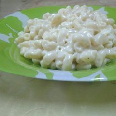 A picture of Mac & cheese.