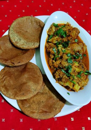 सिंघारा आटा पूरी रेसिपी मुख्य फोटो