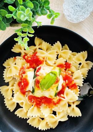 Une photo de Farfalle & roulade de courgette à la ricotta