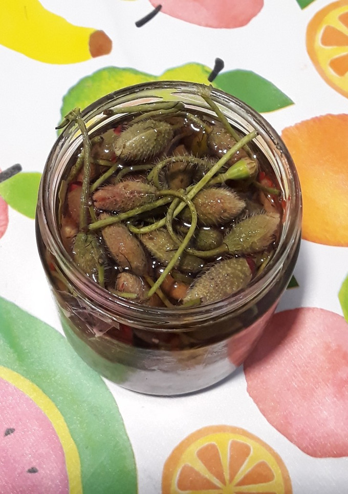 Una foto de Capullos de amapolas con vinagre de arroz. Recetas de posguerra