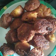 A picture of Moong daal fritters.
