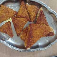 A picture of سمبوسه مرغ و کدو.