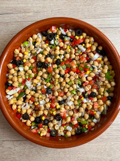 Una foto de Ensalada de garbanzos