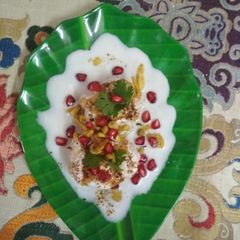 A picture of Dahi Bhalle.