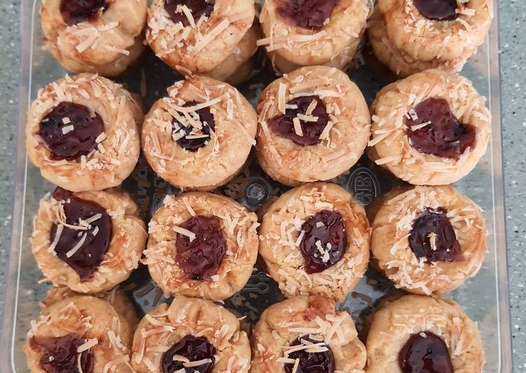 Kiat-kiat memasak Tumbprint blueberry cookies yang ngeju banget nih mom legit