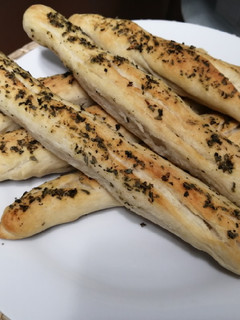 Una foto de Pan de ajo y orégano