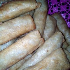 A picture of Spring rolls.