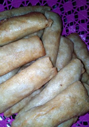 A picture of Spring rolls.