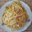 Tallarines con atún en trozos