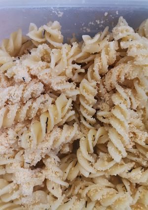 Una foto de Pasta con ajo y chile serrano