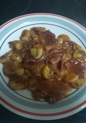 Foto principal de Champiñones picantes con jamón