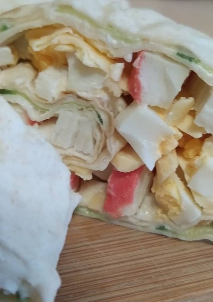 Рулет з лаваша з крабовими паличками
