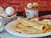 Una foto de postres de crepas facil de hacer