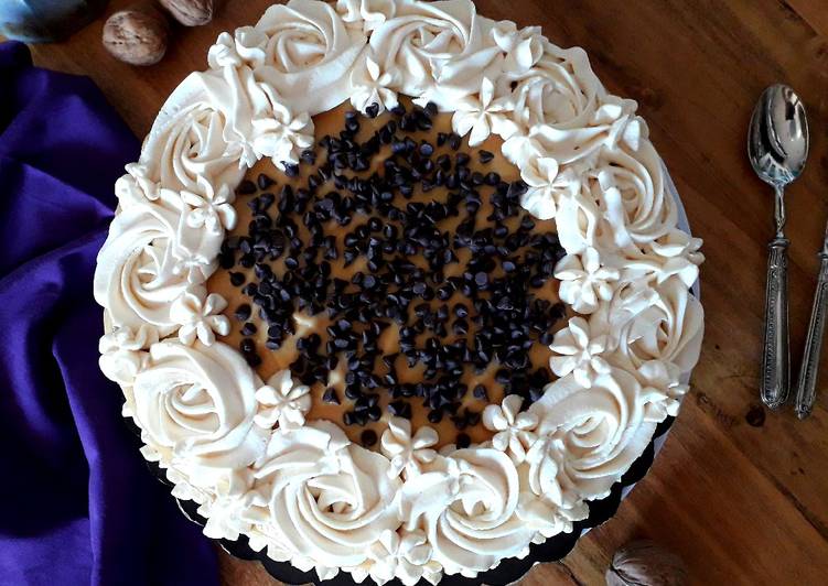 Torta al cacao e noci con namelaka al caffè