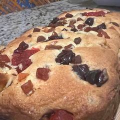 A picture of Tutti frutti cake.