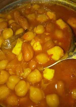 छोले पनीर की सब्जी (Chole Paneer ki Sabji recipe in hindi) रेसिपी मुख्य फोटो