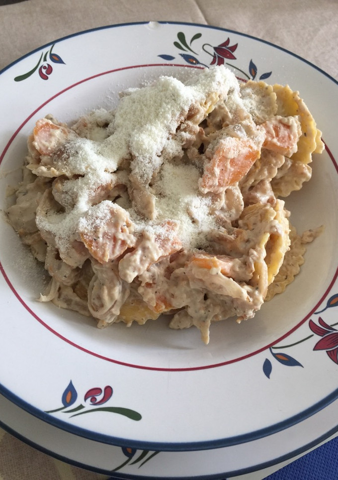 Una foto de Ravioli de foie con calabaza y nueces