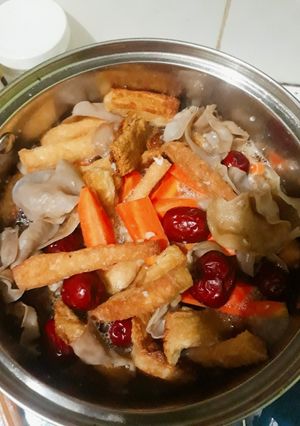 Hình của món Tiềm ngũ quả chay.