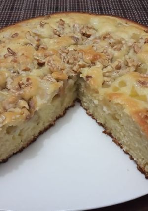 Una foto de Queque con manzana y nueces 😘