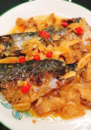 Hình của món Cá Thu Nhật kho tỏi ớt.