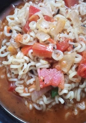 A picture of Spicy curry maggi.
