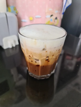 Langkah Gampang Menyiapkan Resep Es kopi Mocha Latte yang Lezat Sekali Anti Ribet, Lezat