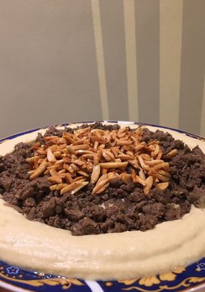 A picture of Hummus with Ground Beef 🍄🍄.