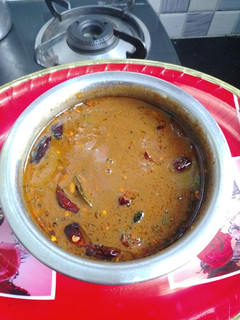 சிவப்பு சின்ன காராமணி வத்தக் குழம்பு (Vathal Kulambu Recipe in Tamil) செய்முறை முக்கிய புகைப்படம்