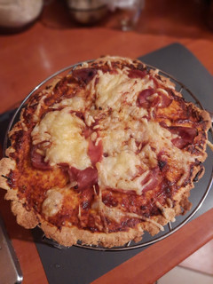 Szénhidrátcsökkentett pizza recept fotója