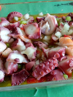 Una foto de Salpicón de pulpo y langostinos