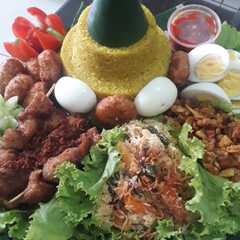 Tumpeng Nasi রেসিপির প্রধান ছবি