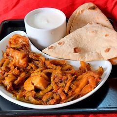 A picture of Karely gosht with chapati 😋.