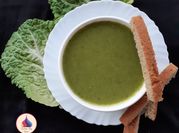 A picture of spring onion leaves