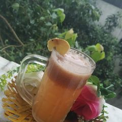 A picture of Fresh tomato lauki drink.