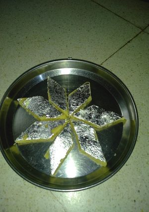 કેસર કાજુ કતરી રેસીપી મુખ્ય ફોટો
