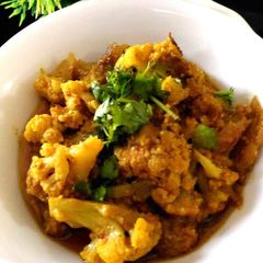 A picture of Cauliflower with mustard seeds.