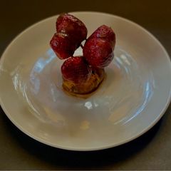 A picture of Strawberries dipped in Chocolates.
