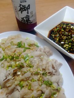 【御釀拌淋風味】蒜泥醬淋白肉片 的食譜成品照片