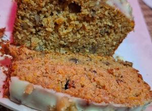 Una foto de Budín de Zanahoria y Frosting de Queso