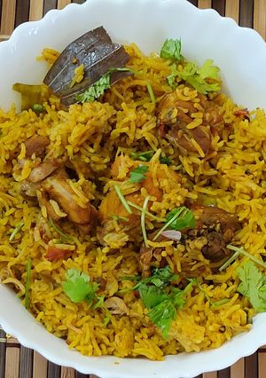A picture of Chicken biryani.