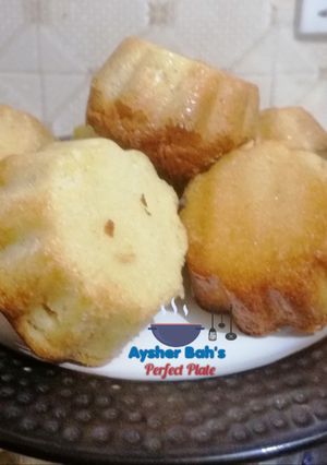 A picture of Vanilla Cake (using veg. oil).