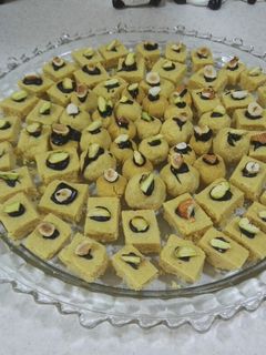 عکسی از دستور شیرینی نخودچی با مایکروویو