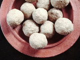 બાજરા ના લોટ ના લાડુ (Pearl Millet Ladoo Recipe In Gujarati)