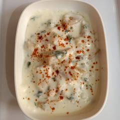 A picture of Vegetable raita 🥔🧅🍎.