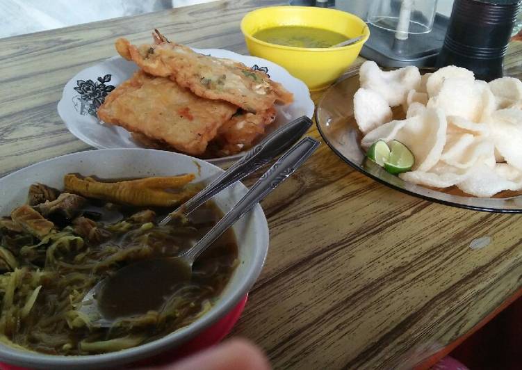 Soto ceker dan ati ampela bude yati lampung