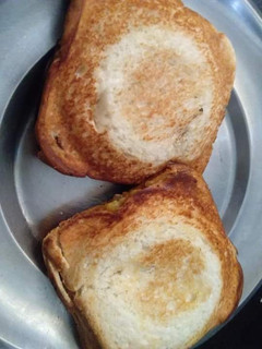 आलू सैंडविच (aloo sandwich recipe in Hindi) रेसिपी मुख्य फोटो