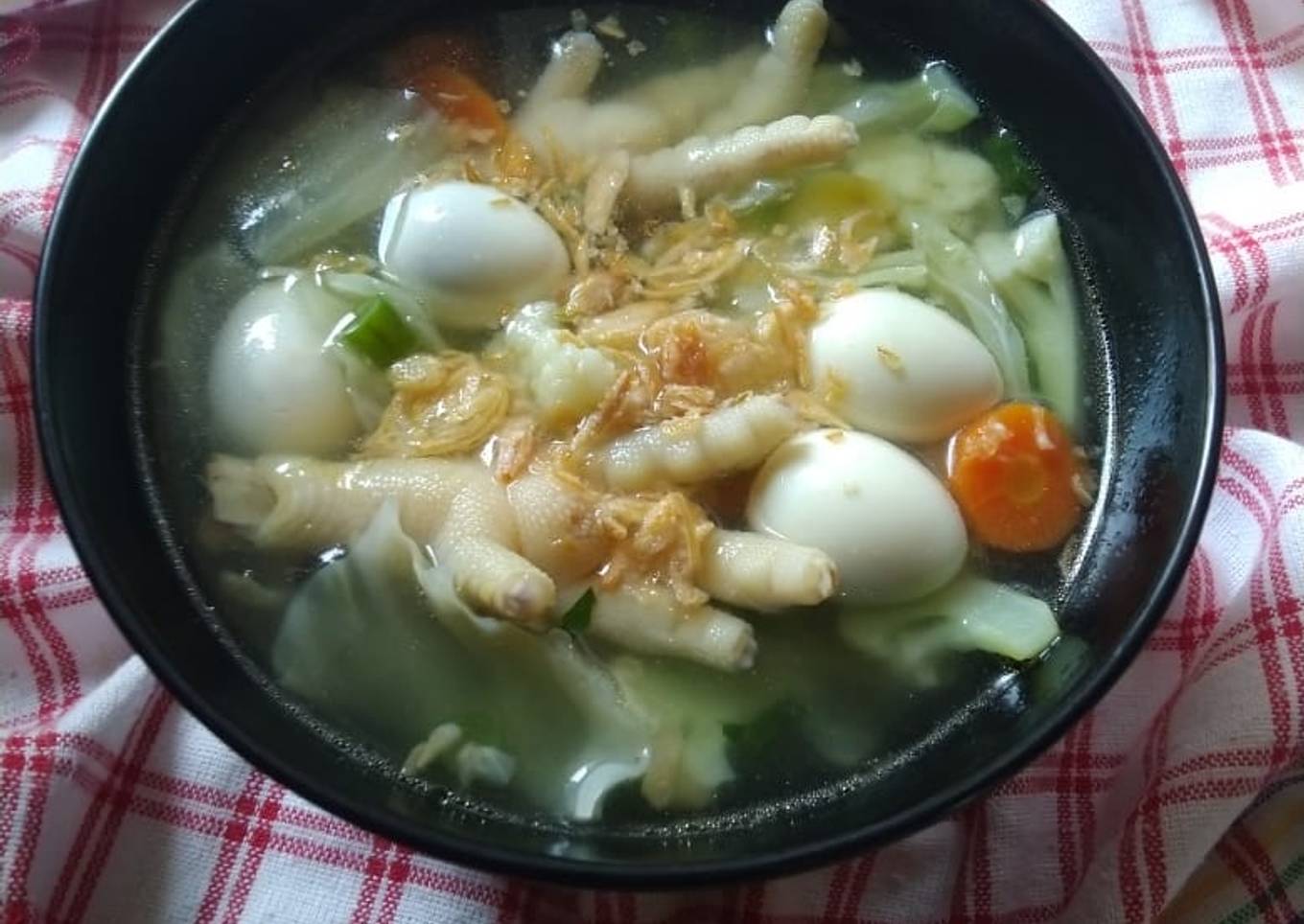Sup ceker dan telur puyuh