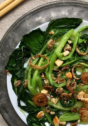 A picture of Easy choi sum with crispy shallots.