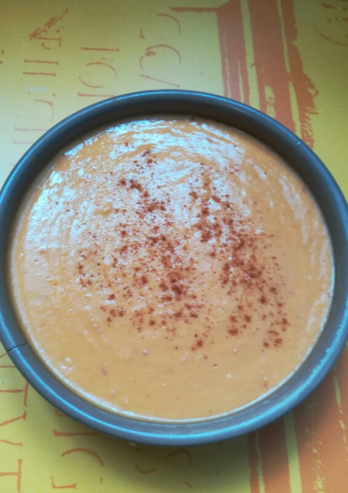 Una foto de Hummus de pimiento rojo