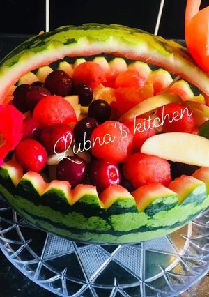 A picture of HOW TO MAKE A WATERMELON BASKET:.